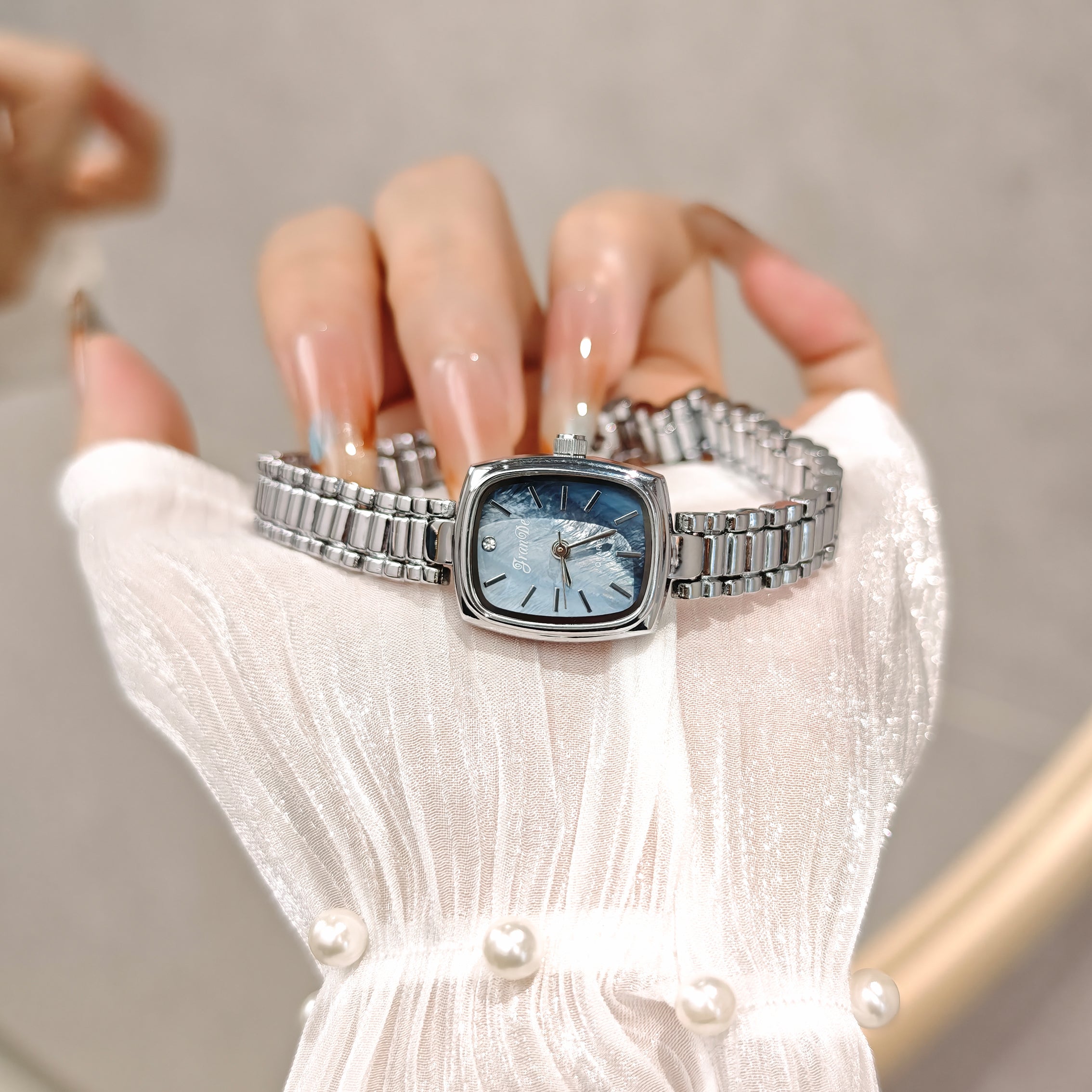 JRANDE H1702L Quartz Watches Stainless Steel Water Resistant