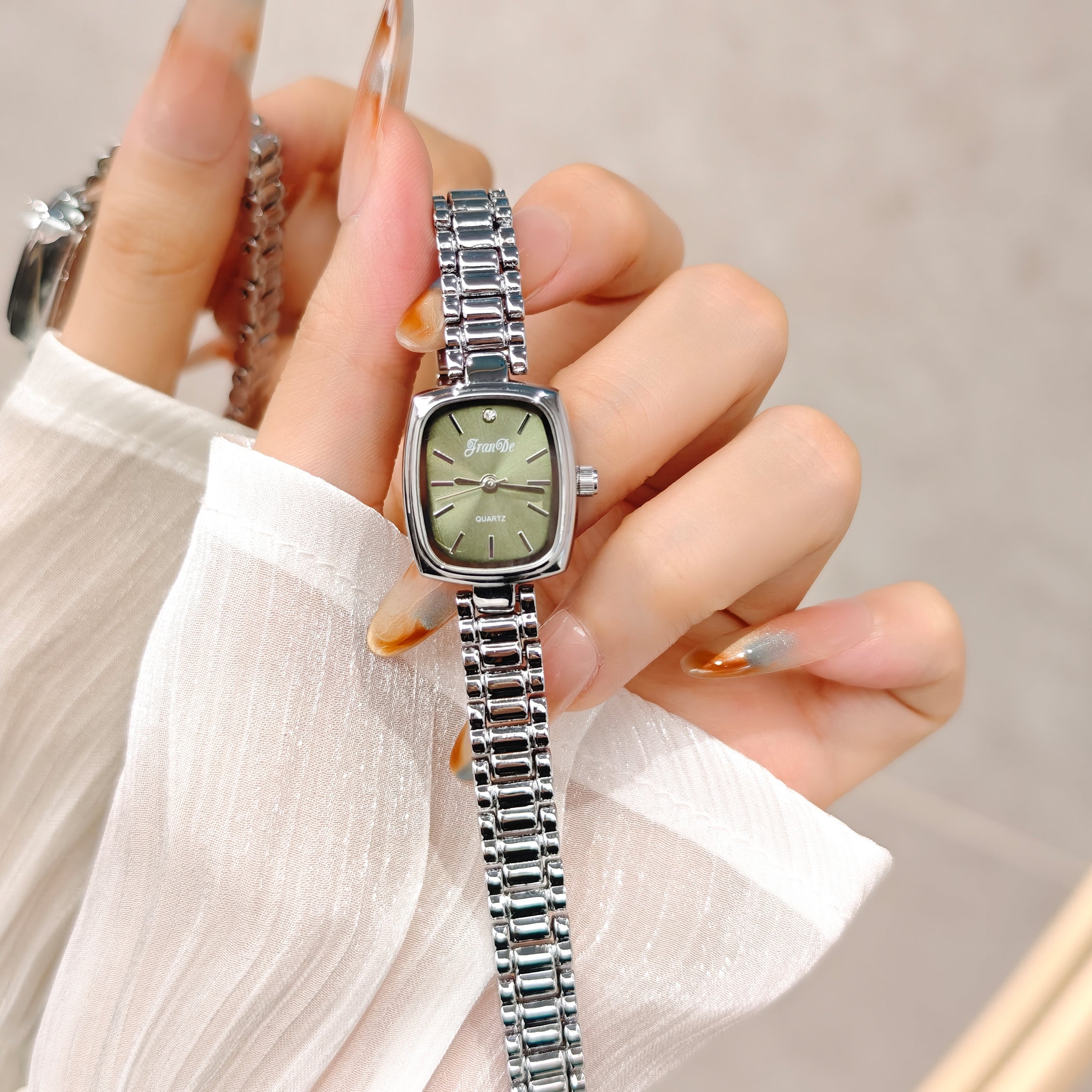 JRANDE H1702L Quartz Watches Stainless Steel Water Resistant